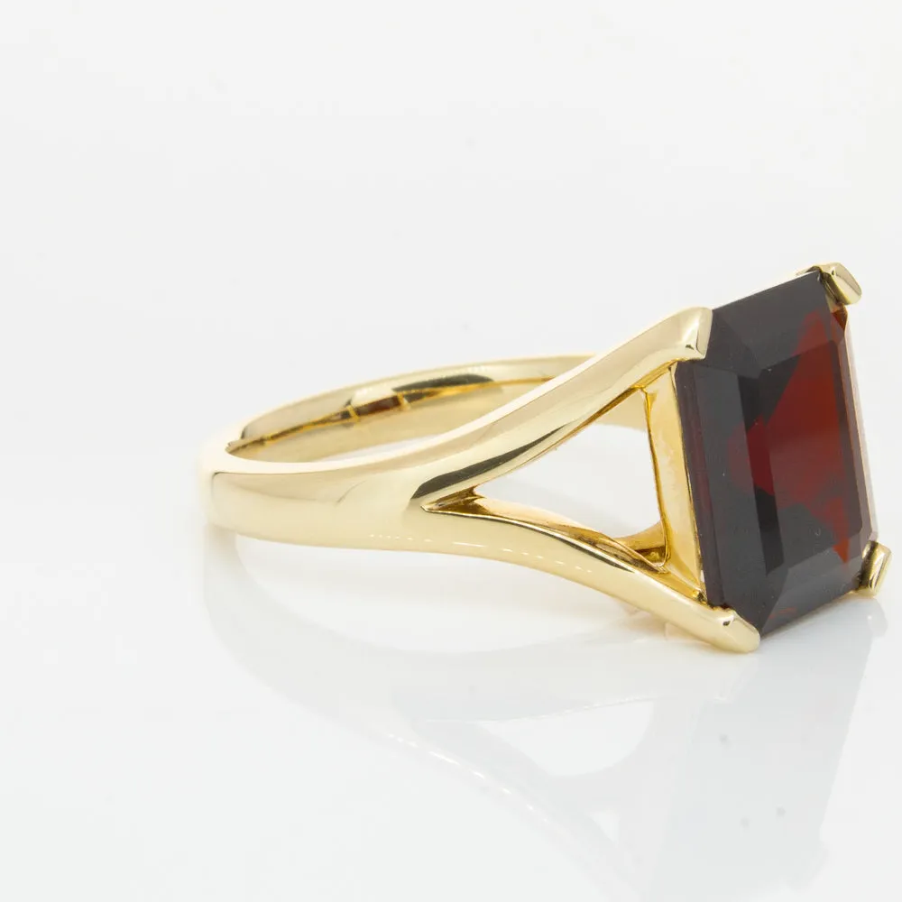 14ct Yellow Gold Garnet Verona Ring